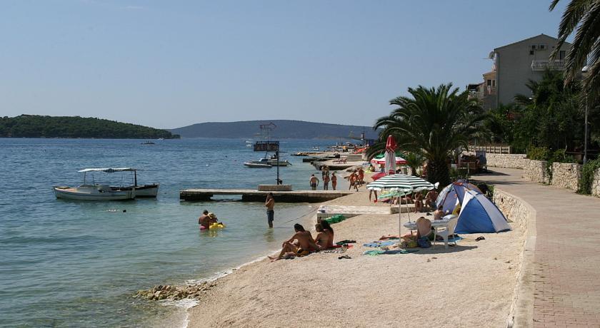 Apartments Silvana Trogir Exterior photo